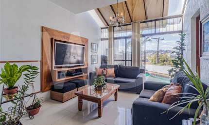 Casa com 3 quartos à venda em Chácara Das Pedras - RS