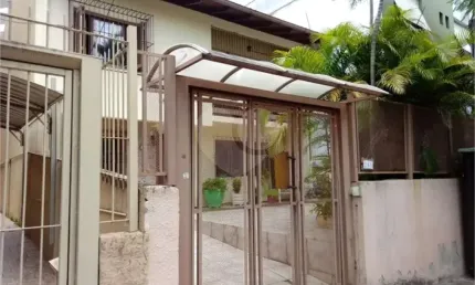 Casa com 5 quartos à venda na Rua Barão de Teffe, Menino Deus, Porto Alegre