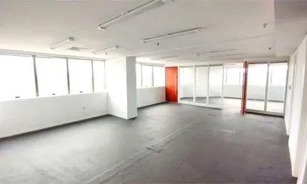 Sala comercial para alugar na Avenida Loureiro da Silva, Praia de Belas, Porto Alegre
