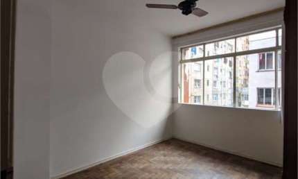 Apartamento com 3 quartos à venda ou para locação em Centro Histórico - RS