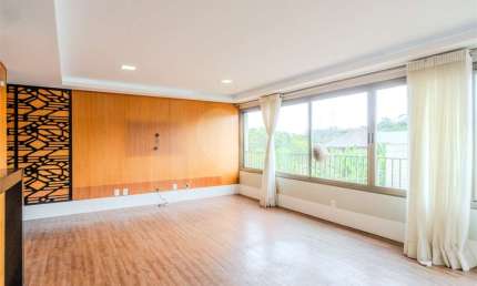 Apartamento com 3 quartos à venda ou para locação em Cavalhada - RS