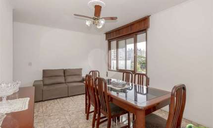 Apartamento com 3 quartos à venda em Vila Ipiranga - RS