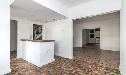 Casa com 4 quartos à venda ou para locação em Petrópolis - RS