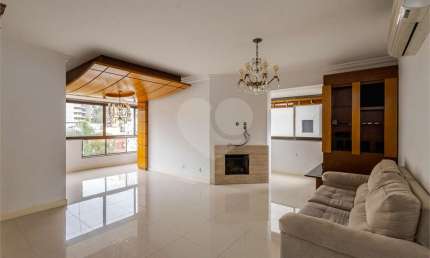 Apartamento com 3 quartos para locação em Auxiliadora - RS