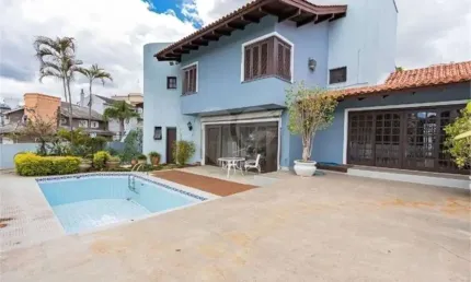 Casa com 4 quartos à venda ou para locação em Chácara Das Pedras - RS