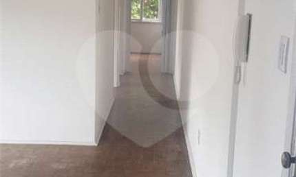 Apartamento com 3 quartos à venda ou para locação em Azenha - RS