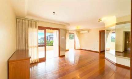Apartamento com 3 quartos à venda ou para locação em Auxiliadora - RS