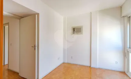 Apartamento com 2 quartos à venda ou para locação em menino deus - rs