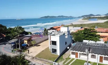 Casa à venda no bairro Praia do Siriú - Garopaba/SC