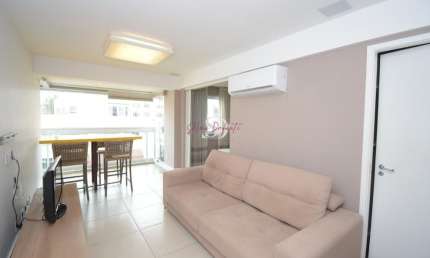 Boa Viagem - Apartamento todo mobiliado à venda com Sala, cozinha e varanda integrados, 1 quarto e 1 vaga de garagem
