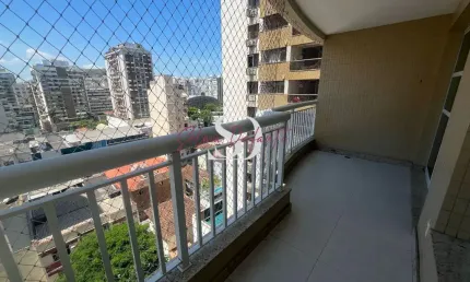 Em Icaraí apartamento à venda com 117m² com 3 quartos sendo 1 suíte e 2 vagas