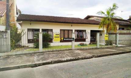 Casa com 4 quartos à venda na Rua Adolfo Trincks, Glória, Joinville