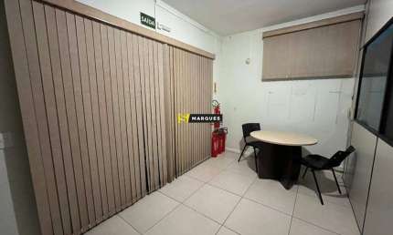 Sala comercial para alugar na Rua Pedro Castro Breis, Floresta, Joinville
