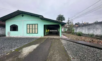 Casa à venda na Rua Gerhard Fischer, Paranaguamirim, Joinville