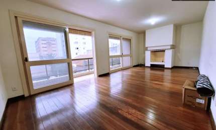 Amplo Apartamento para Aluguel no Centro de Pelotas-RS