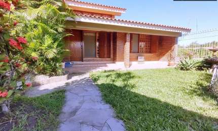 Belíssima Casa Alto Padrão para venda no Laranjal Pelotas-RS