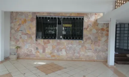 Casa excelente localização, próxima ao Parque Linear, Estadio Municipal,