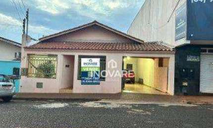 Casa com 3 dormitórios à venda, 320 m² por R$ 500.000,00 - Setor Central - Itumbiara/GO