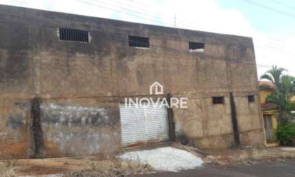Galpão, 300 m² - venda por R$ 1.000.000 ou aluguel por R$ 2.700/mês - Setor Social - Itumbiara/GO