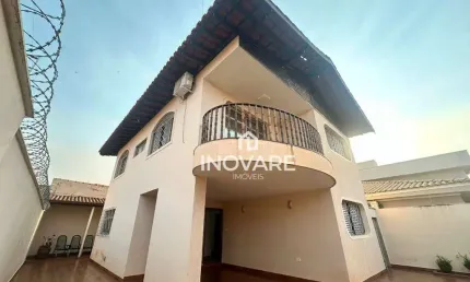 Casa com 3 dormitórios à venda, 303 m² por R$ 900.000,00 - Setor Central - Itumbiara/GO