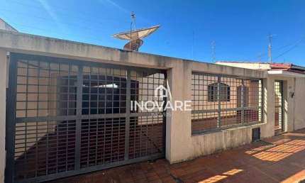 Casa com 3 dormitórios à venda, 360 m² por R$ 420.000,00 - Setor Central - Itumbiara/GO