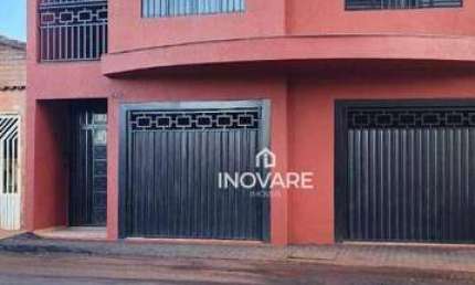 Casa com 4 dormitórios à venda, 378 m² por R$ 1.200.000,00 - Setor Central - Itumbiara/GO