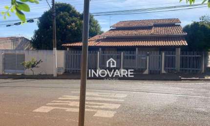 Casa com 3 dormitórios para alugar, 272 m² por R$ 2.500,00/mês - Setor Central - Itumbiara/GO