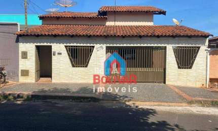Casa com 2 dormitórios, 183 m² - venda por R$ 400.000,00 ou aluguel por R$ 1.600,00/mês - Setor Paranaíba - Itumbiara/GO