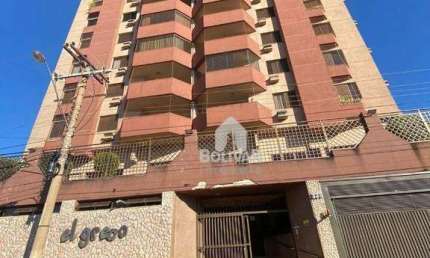 Apartamento com 3 dormitórios para alugar, 80 m² por R$ 3.050,00/mês - Setor Central - Itumbiara/GO