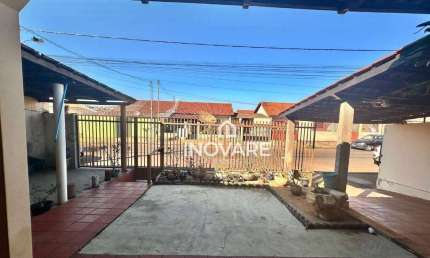 Casa com 3 dormitórios, 220 m² - venda por R$ 350.000,00 ou aluguel por R$ 2.500,00/mês - Alvorada - Araporã/MG