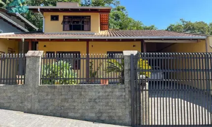 Casa com 3 quartos à venda em Água Verde, Blumenau , 279 m2 por R$ 740.000