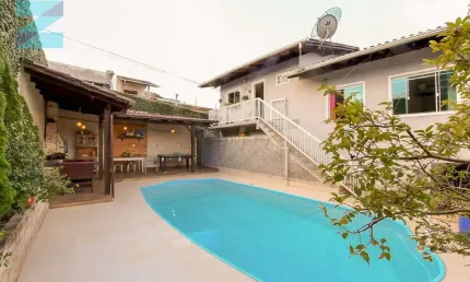 Casa com 5 quartos à venda em Água Verde, Blumenau , 234 m2 por R$ 980.000