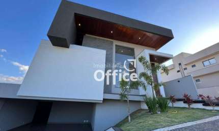 Casa com 3 quartos à venda, 245 m² por R$ 2.200.000 - Condomínio Residencial Grand Trianon - Anápolis/GO