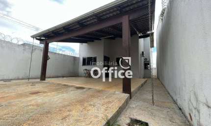 Casa com 3 quartos à venda na Rua F 1, 3, Residencial Flamboyant, Anápolis