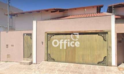 Casa com 3 dormitórios para alugar, 115 m² por R$ 2.200,00/mês - Jardim das Américas 1ª Etapa - Anápolis/GO
