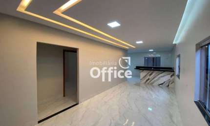 Casa com 3 Quartos à venda, 219 m² por R$ 670.000 - Parque dos Pirineus - Anápolis/GO