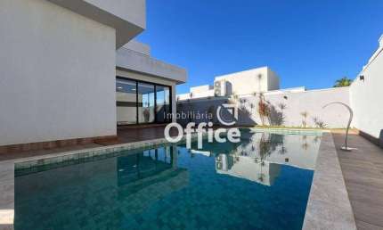 Sobrado com 3 dormitórios à venda, 373 m² por R$ 2.500.000,00 - Residencial Anaville - Anápolis/GO