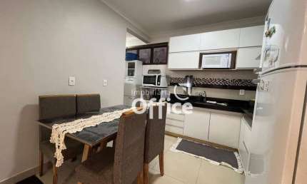 Apartamento com 3 dormitórios à venda, 79 m² por R$ 280.000,00 - Cidade Jardim - Anápolis/GO