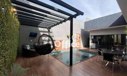 Casa com 3 dormitórios à venda, 165 m² por R$ 990.000,00 - Flor do Cerrado - Anápolis/GO