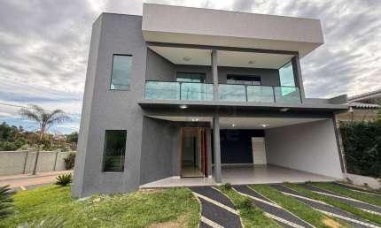 Sobrado com 3 dormitórios à venda, 235 m² por R$ 1.100.000,00 - Condomínio Vale dos Pássaros - Anápolis/GO