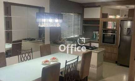 Casa com 3 dormitórios à venda, 250 m² por R$ 920.000,00 - Conjunto Mirage - Anápolis/GO