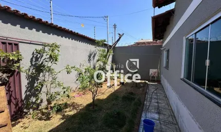 Casa com 3 quartos à venda na Rua 5, Las Palmas, Anápolis