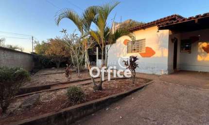 Casa com quintal à venda, 139 m² por R$ 450.000 - Vila Góis - Anápolis/GO