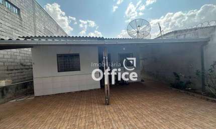 Casa com 2 dormitórios à venda, 114 m² por R$ 320.000 - Jardim Europa I e II - Anápolis/GO