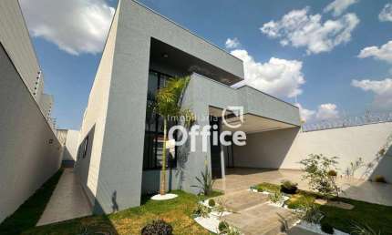 Casa à venda no Anápolis City com 3 suítes e piscina - Anápolis/GO