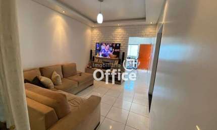 Casa com 3 dormitórios à venda, 155 m² por R$ 350.000,00 - Setor Sul lll Etapa - Anápolis/GO
