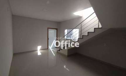 Sobrado com 3 dormitórios para alugar, 250 m² por R$ 3.000,00/mês - Setor Sul Jamil Miguel - Anápolis/GO