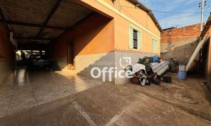 Casa com 3 dormitórios à venda, 150 m² por R$ 350.000,00 - Vila Jaiara - Anápolis/GO