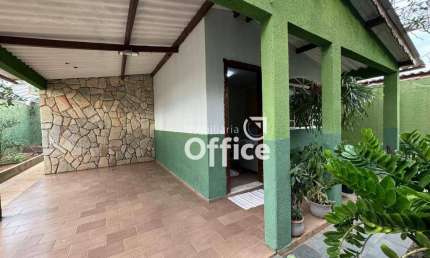 Casa com 3 dormitórios à venda, 190 m² por R$ 450.000,00 - Anexo Itamaraty - Anápolis/GO