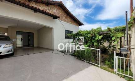 Casa com 3 quartos à venda, 200 m² por R$ 650.000 - Antônio Fernandes - Anápolis/GO
